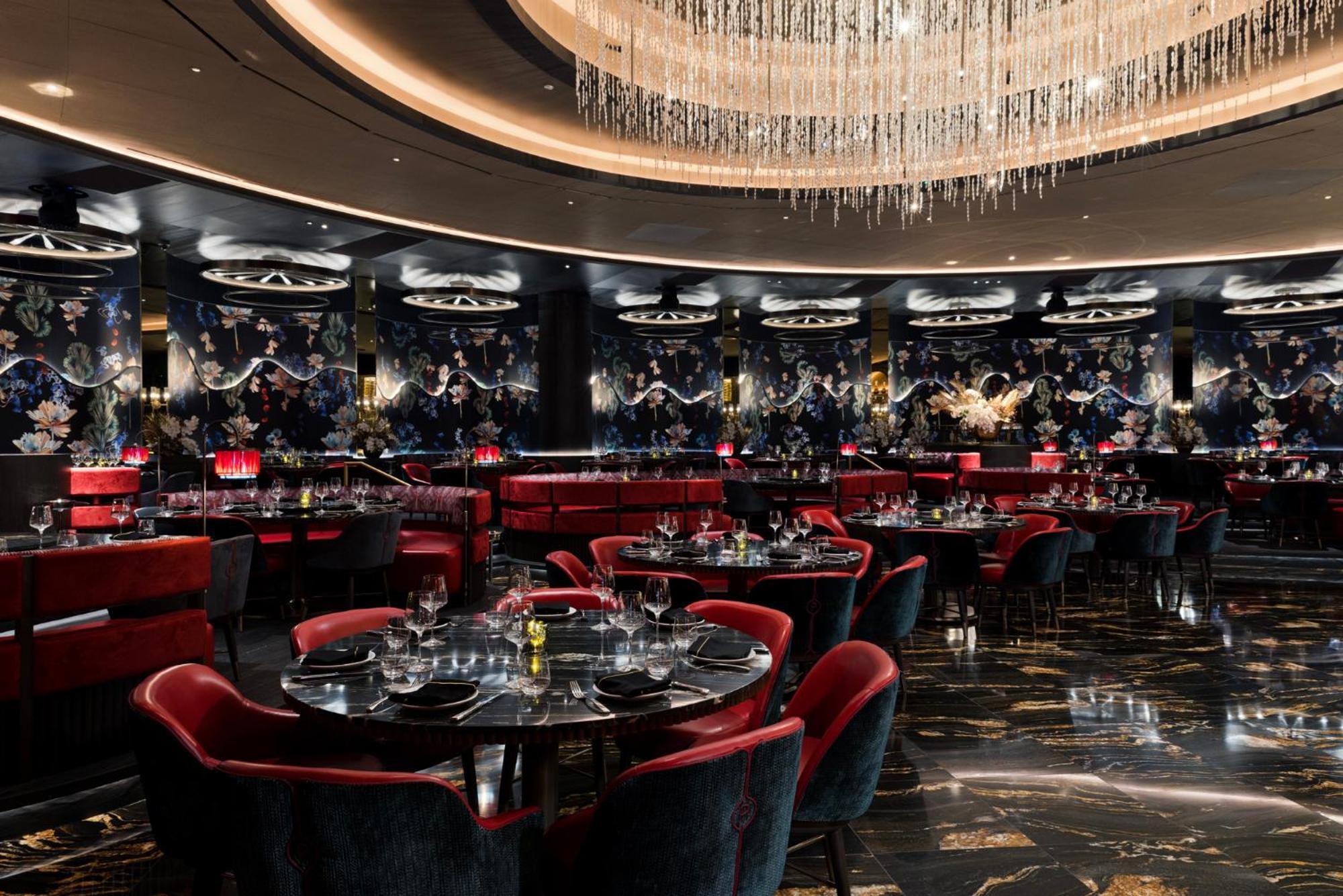 Fontainebleau Las Vegas Exterior photo The restaurant in 2018