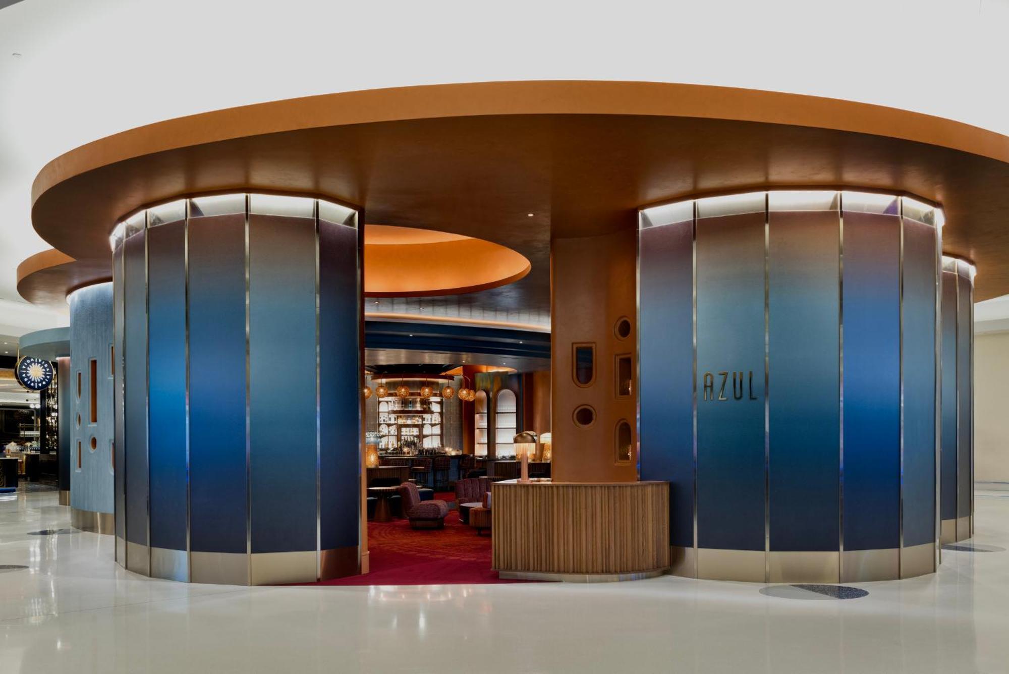 Fontainebleau Las Vegas Exterior photo Entrance to AZULA