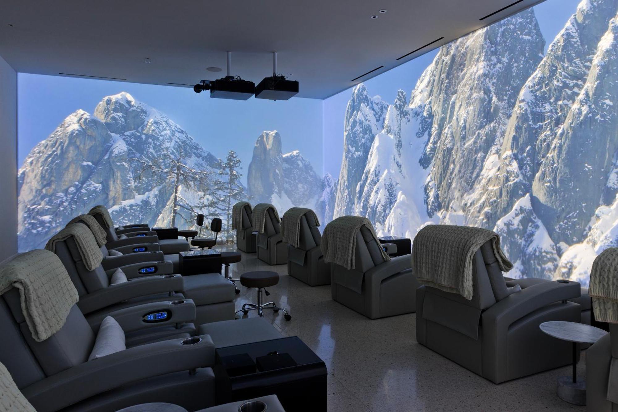 Fontainebleau Las Vegas Exterior photo The 360° theater at the Four Seasons Resort Whistler